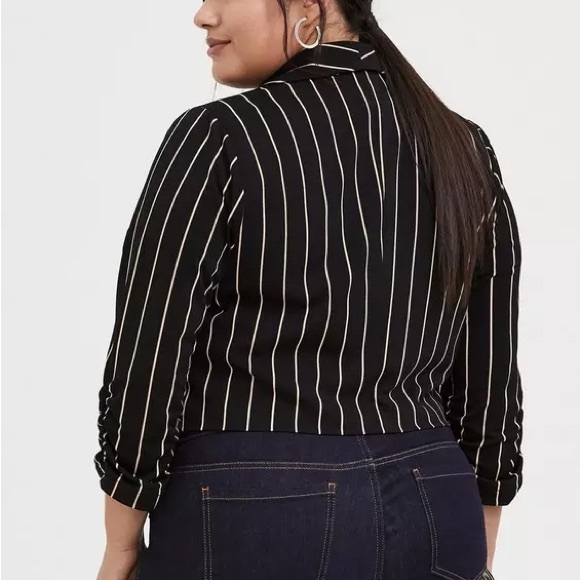 Torrid Black Stripe Crepe Open Front Blazer Size 2X - Picture 3 of 4